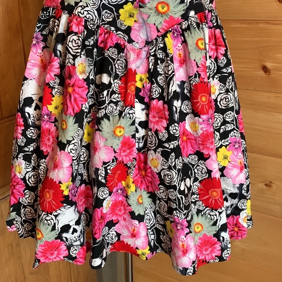 Hell Bunny skulls and flowers halter neck skater dress Size Large - Picture 4 of 13